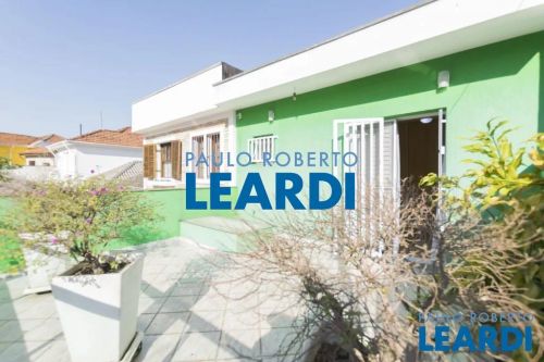 CASA ASSOBRADADA - CAMBUCI - SP