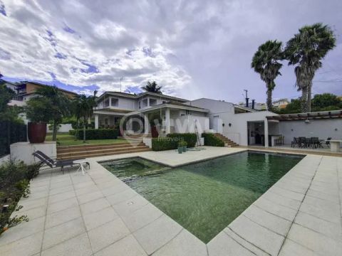Casa em Condomínio - / Residencial / Parque das Laranjeiras