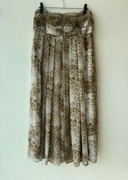 Saia maxi em estampa de animal print, tamanho 44/46, artesanal.