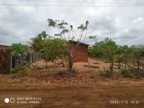 Vendo terreno já com casa em construção 
