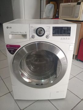 Máquina de Lavar e Secar LG Direct Drive 8,5kg 