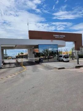 Casa térrea em condomínio com 2 quartos 2 vagas de garagens