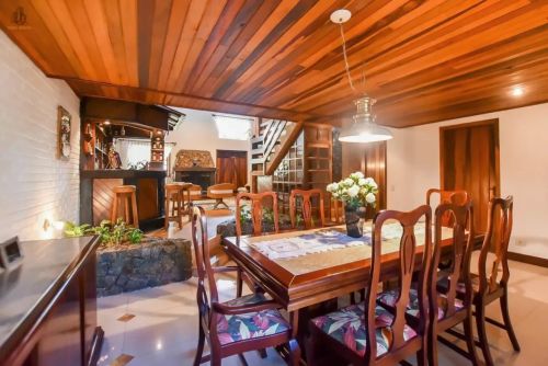 Casa para Venda em Curitiba, Ahú, 5 dormitórios, 3 suítes, 5 banheiros, 5 vagas