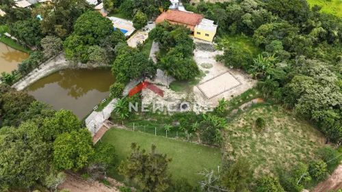 Sítio em v - Retiro das Esmeraldas (Melo Viana) - Esmeraldas/MG
