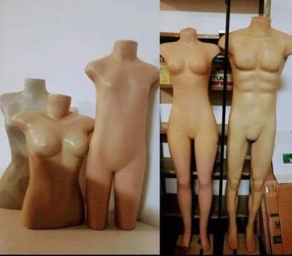 Vende-se conjunto de manequins e pedestal