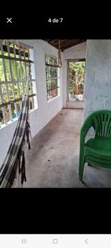 No sítio com piscina
