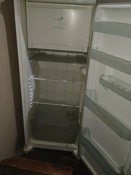 Geladeira Frost Free em ótimo estado