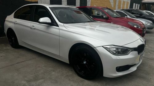 BMW 328i com teto 