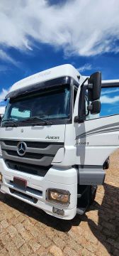 Caminhão Mercedes-Benz Axor 2041 S ano 2018 4x2 excelente