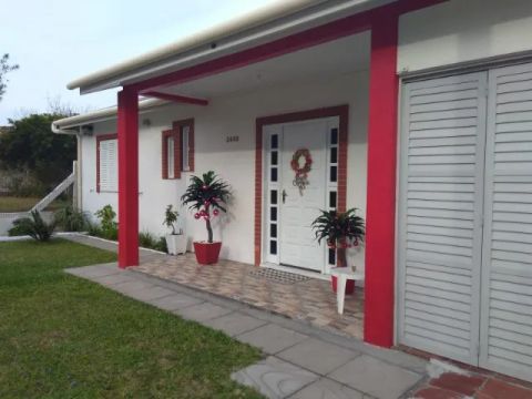 Casa 3 quartos, 1 quadra mar, internet, tv cabo, março/páscoa