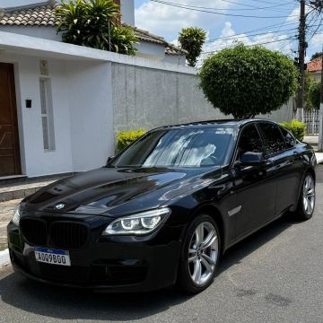 BMW 750 MSport ano 2015, V8 - preta - vendo ou troco