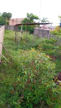 Vende-se um terreno 