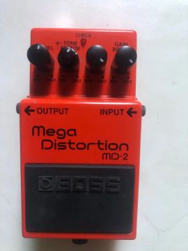 Pedal BOSS Mega Distortion MD2