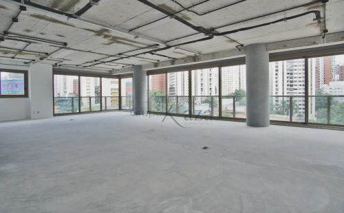 Apartamento - Vila Nova Conceição - 4 Dormitórios - 358.67m².