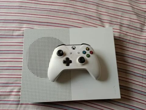 XBOX ONE SLIM BRANCO