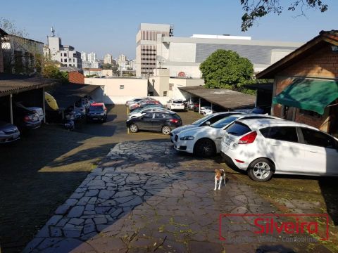 TERRENO COM ESTACIONAMENTO ATIVO - CRISTO REDENTOR