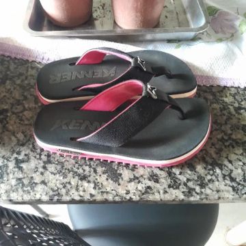 Coturno Via Marte e Chinelo kenner 