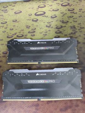 2x Memórias Corsair Vengeance RGB PRO 8GB DDR4 3200MHz