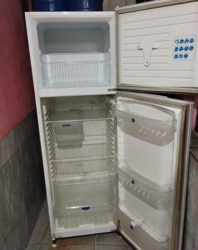 Geladeira Duplex Dako funcionando 