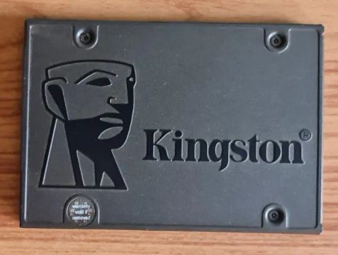 SSD SATA KINGSTON 960GB 23 DIAS DE USO SAUDE 100%
