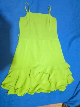 Vestido verde com babados