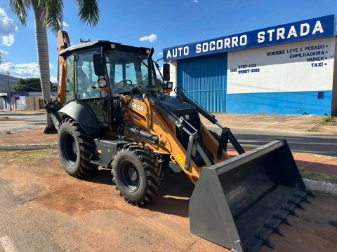 Retroescavadeira Case 575SV, ZERA, sem uso