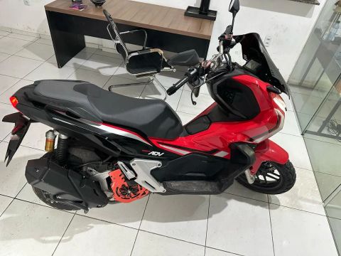 Adv 150 moto impecável 