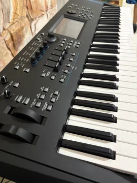 Teclado Yamaha MODX6+