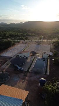 Clube de Esportes e Lazer com Piscinas e muito mais.