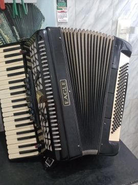 Sanfona EAGLE  120 baixos