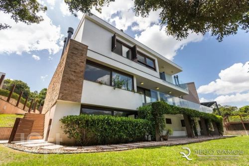 Casa à venda em Agronomia com 493 m², 4 quartos, 4 suítes, 3 vagas