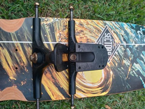 Shape Skate Sector 9 e peças variadas
