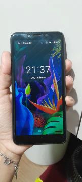Smartphone Android com Tela de 5.5 polegadas LG k8+  tudo original .170 reais