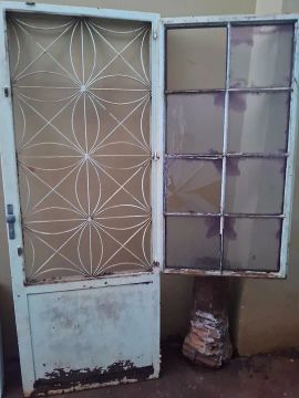 Porta e Janela de Ferro com Design Clássico