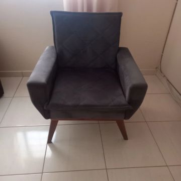 Poltrona confortável e moderna