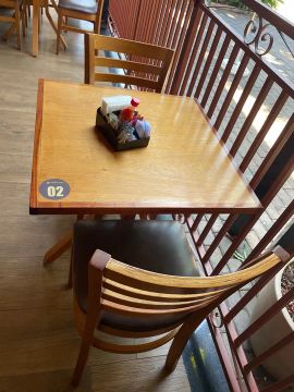 Conjunto mesa e 2 cadeiras móveis brum 