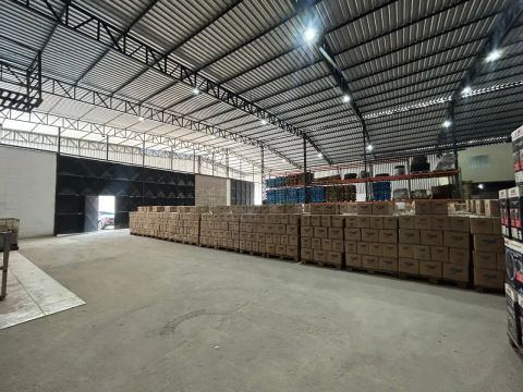 Galpão medindo  900 m2 Laranjeiras p Torres!