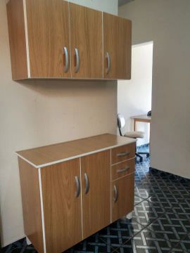 Conjunto de Armários de Cozinha em Amadeirado