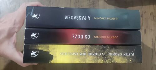 Livros do Justin Cronin - A Passagem, Os Doze e A Cidade dos Espelhos