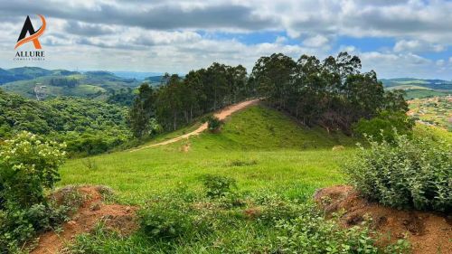 Imóvel para venda possui 600 metros quadrados em Centro - Igarata - SP