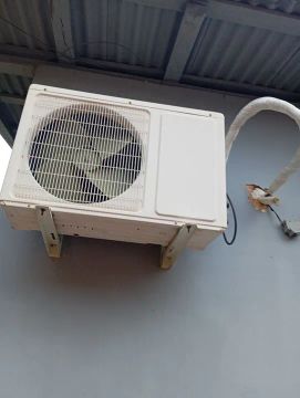 Vende-se central de ar 12 mil, sem defeitos... 