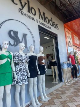 Loja de roupas feminina e masculina para venda
