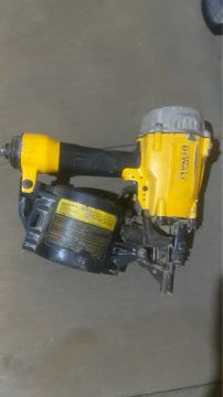 Pistola de Pregos Dewalt