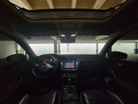 Tiguan 1.4 comfortline 2019 com teto. Pra vender rápido, troco em caminhonete.