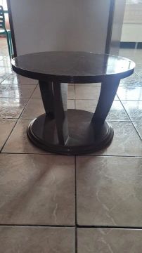 Mesa de centro redonda em madeira