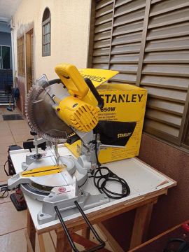 Serra de Esquadria Stanley 1650 W