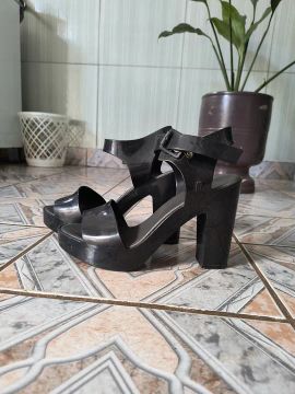 Sandália plataforma preta 