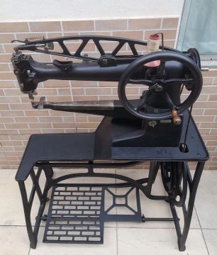 Máquina de Costura sapateiro Adler  Industrial Antiga