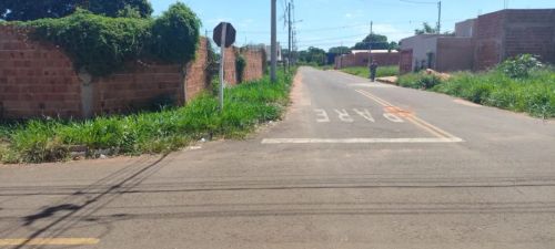 TERRENO DE ESQUINA NO PARAÍSO DO LAGEADO 