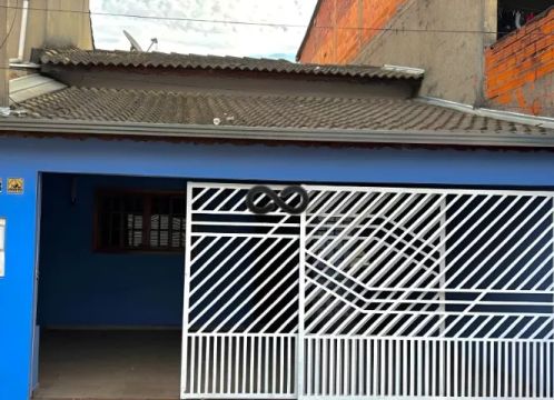 VENDO ESSA CASA NO PARQUE 10, PRÓXIMO AO CAFÉ REGIONAL SHALOM I. - ENTREGA IMEDIATA 